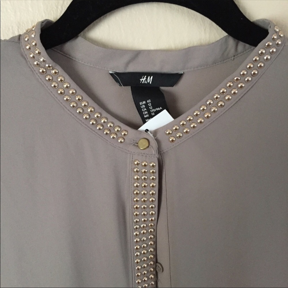 H&M sleeveless blouse